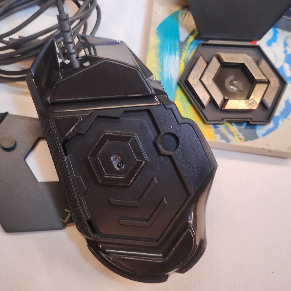 Logitech - G502 HERO Wired Optical Gaming Mouse with RGB Lighting - Black - Picture 7 of 8